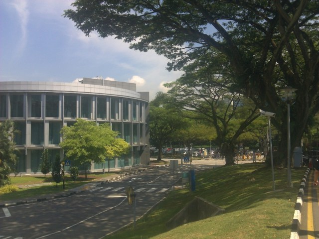 Suasana sekitar NUH yang rindang