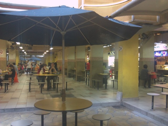 Suasana foodcourt di Chinatown