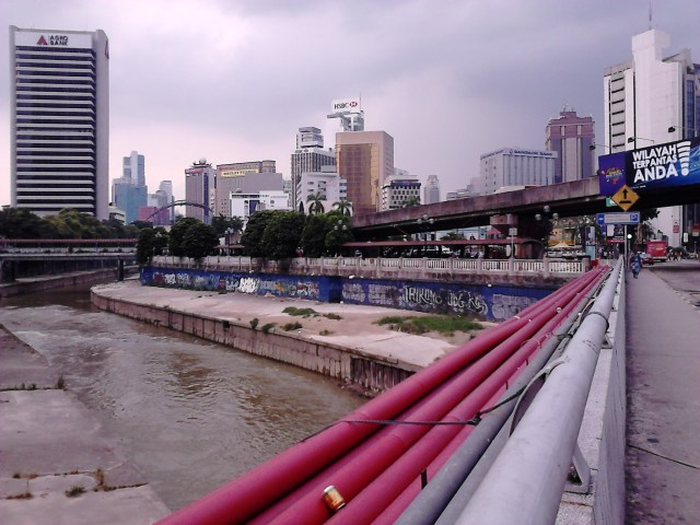 Klang River and the street arts at its river bank.