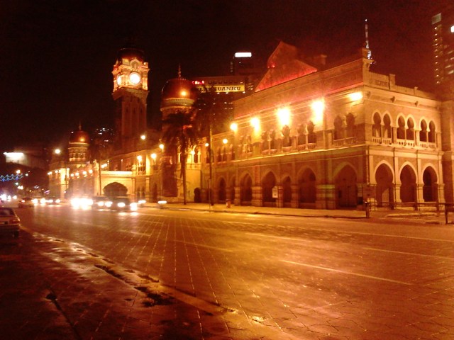 Closer view to the Bangunan Sultan Abdul Samad