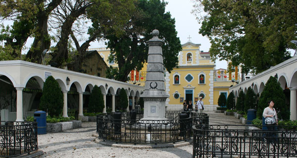 A corner at Coloane Village. Source: yukpegi