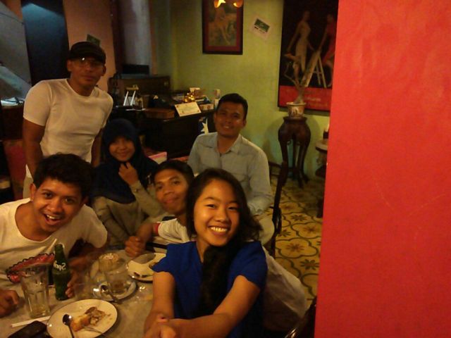 Gue, Devy, mas Hery, Desi, bang Sean, Anwar