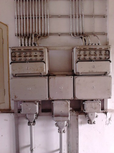 Pusat kontrol listrik model lawas