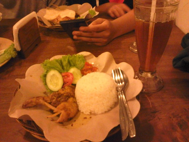 Warung Senggol, Bandung.