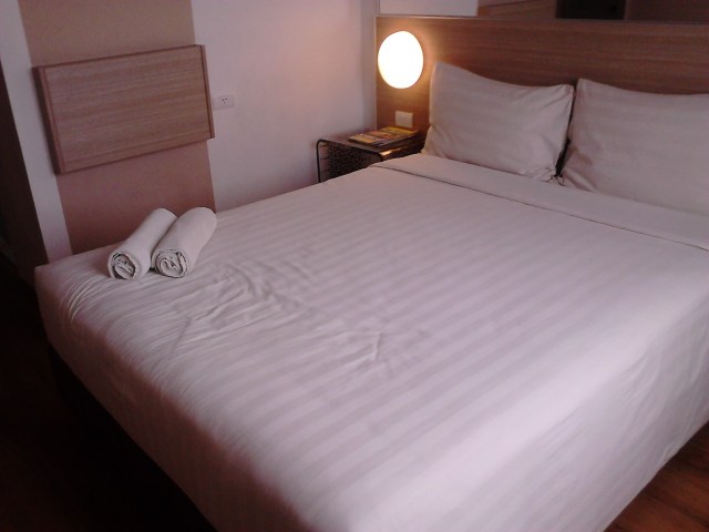 Ranjang (bed) Tune Hotels / Red Planet, Solo