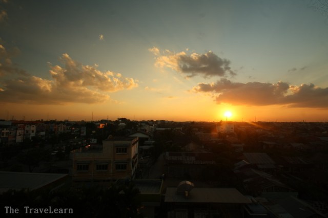 Jelang sunset di kota Palembang