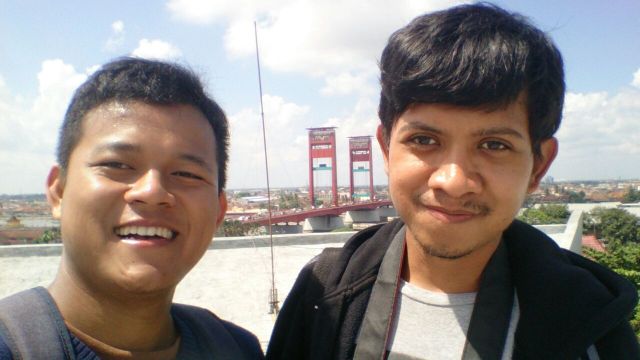 Took a selfie with Heru on the top f MONPERA, Palembang.