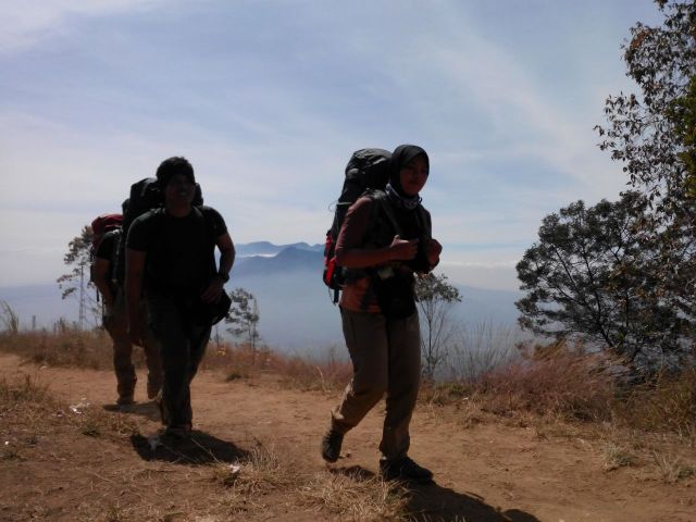 Mbak Ajeng, mas Amri, dan mas Feri [photo by Johan]