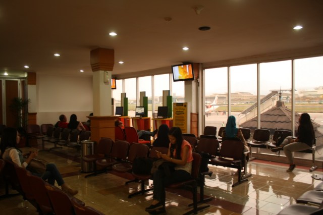 Calon penumpang yang menanti harapan