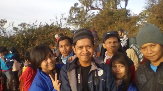 Selfie lagi selfie lagi