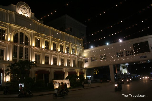 This is how Poipet border looks like. Casinos and lux hotels!!!