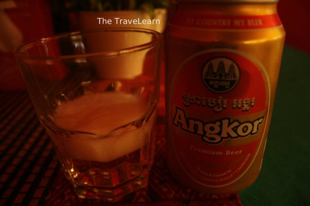 Sekaleng Angkor Beer