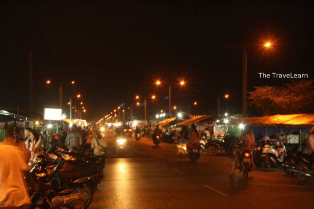 Suasana Pasar Malam di Road 60