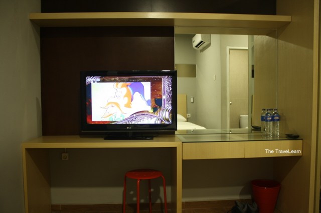 Interior dan fasilitas RedDoorz Mangga Besar, Jakarta