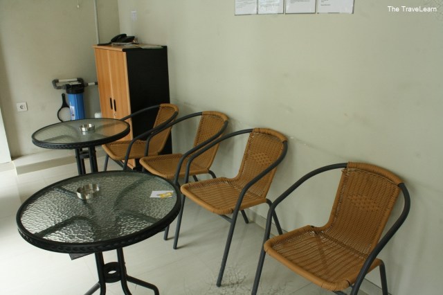 Receptionist room, RedDoorz Mangga Besar
