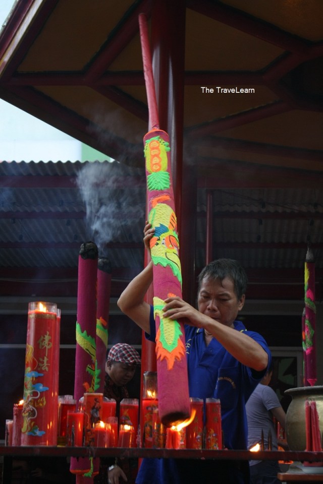 Setting up a big candle