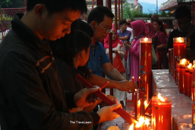 Beribadah bersama umat