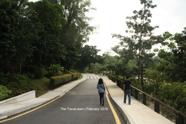 Cieee, kokoh sama akak jalan berdua