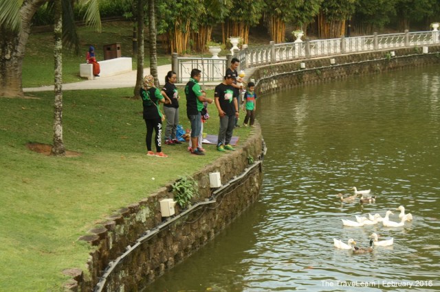 The locals have their own way to enjoy the Botanic Gardens