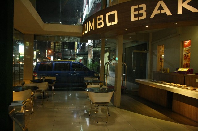Jumbo Bakery, Papa Ho Hotel