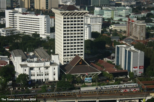 A closer look to the elevated track of Jakarta commuter line