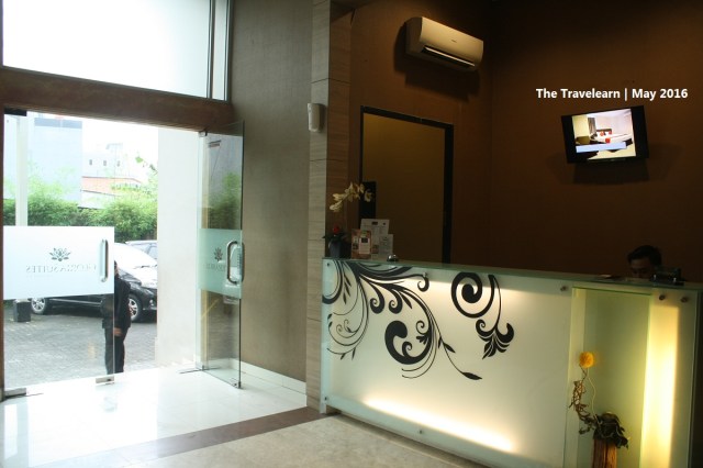 Lobi dan resepsionis Gloria Suites, Jakarta