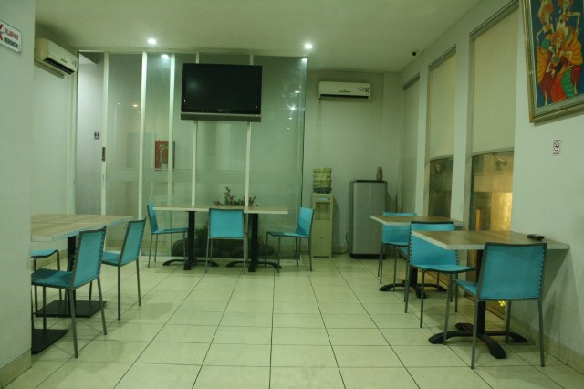 Lobi dan ruang makan