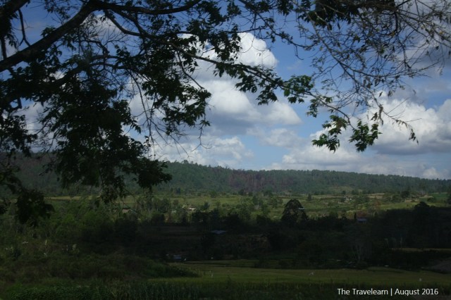 Bentangan pegunungan sepanjang perjalanan menuju Parapat, Simalungun