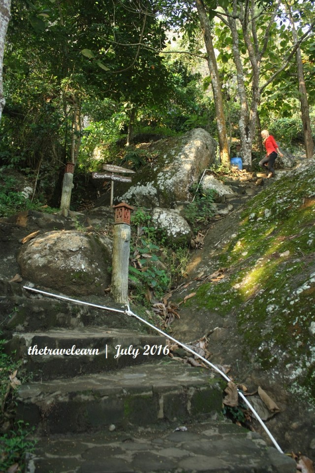 Jalur pendakian Gunung Purba Nglanggeran