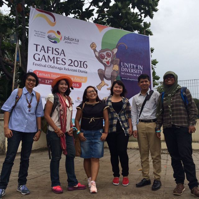 Di Pintu Barat Ancol