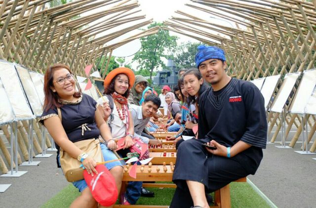 Berfoto di arena catur dan dam-daman dari berbagai penjuru dunia