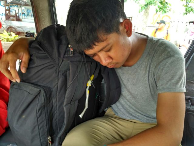 Terkantuk di dalam angkot kembali menuju kota Bogor