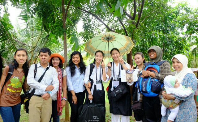 Bareng dedek-dedek emesh Korea [photo by: blogger team]