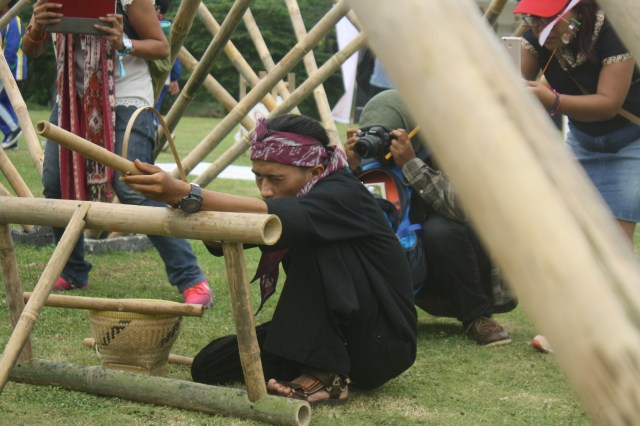 Anak-anak di Bandung masih ada yang main kayak ginian nggak ya?