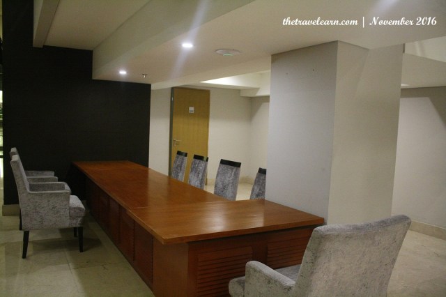 Seating Area resmi di North Tower