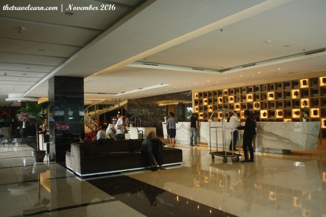 Seating Area di lobi Main Tower