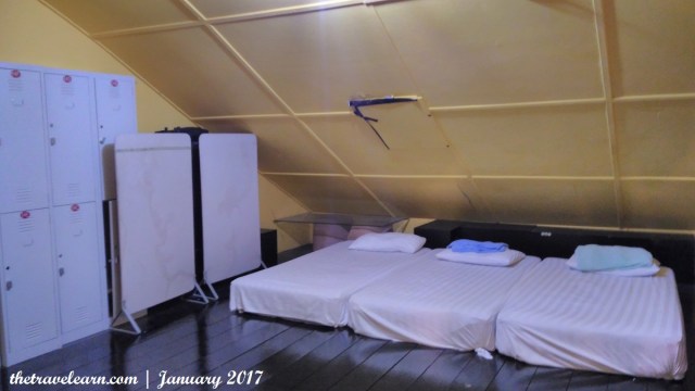 Family Room nggak sampai IDR 1,000,000 untuk 6 orang di Moni Gallery Hostel, Boon Keng